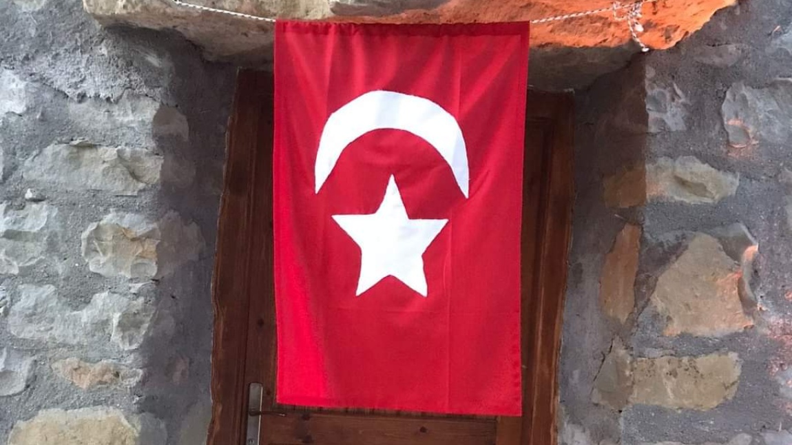 Cumhuriyetimizin 100. Yılında Eceabat'ı Türk Bayraklarıyla Donattık